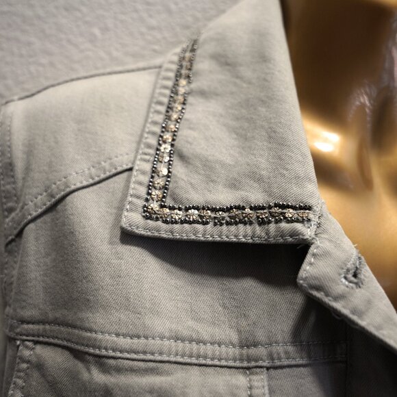 Chico's Platinum Denim tan beaded jean jacket size 2 - Picture 4 of 7